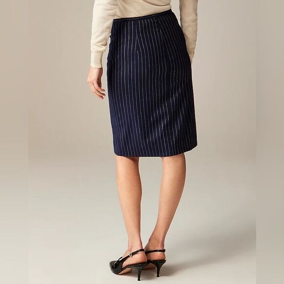 Navy wool Pinstripe pencil skirt size 6 - Picture 1 of 8